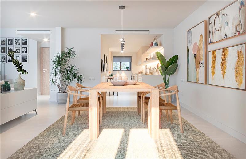 Foto ed089d8f-c7a6-466b-86bd-f44ed8d24e53. Casa adosada a estrenar. adosado en complejo residencial con piscina y jardines comunitarios, en Esporles