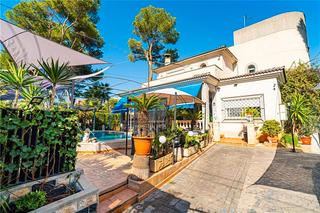 Chalet à Les Maravelles. Chalet en solar de 525m2 aprox. con piscina a pocos metros del m