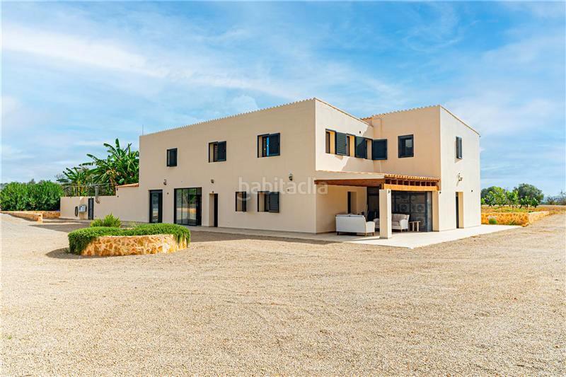 Foto 3e0016ed-f763-4a65-ad8f-5a20f5e55ac7. Casale con camino riscaldamento parcheggio piscina in Campos