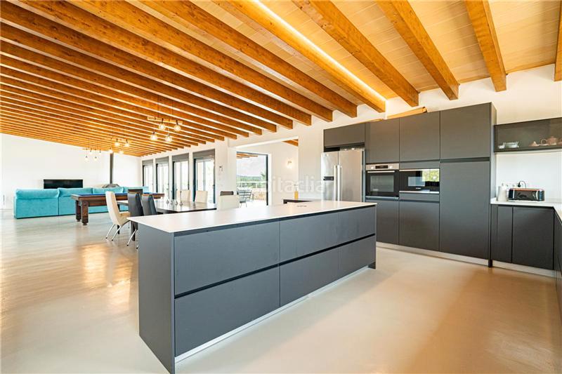 Foto 73cb1359-c4fe-4f28-83f4-d41ad9efc693. Casale con camino riscaldamento parcheggio piscina in Campos