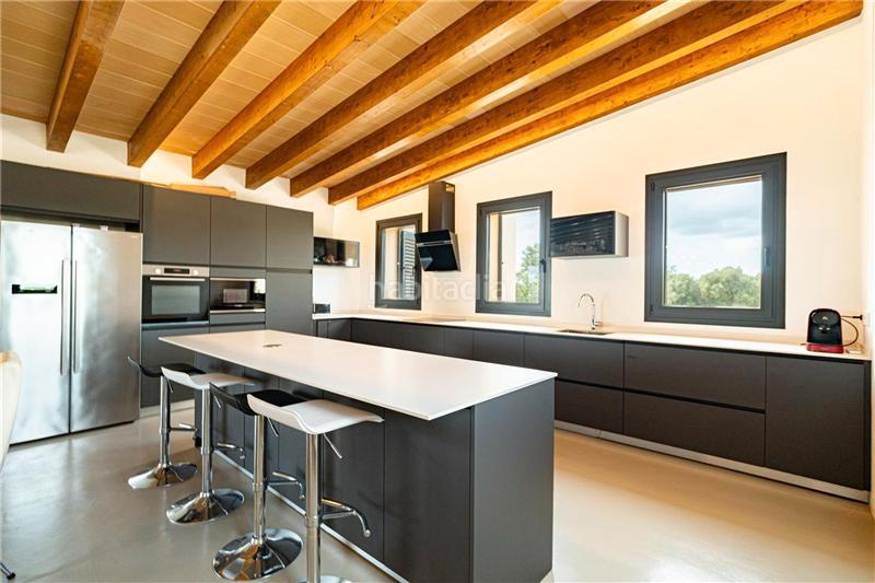 Foto 7dcf92b4-8c00-4fce-921d-123274480e97. Casale con camino riscaldamento parcheggio piscina in Campos