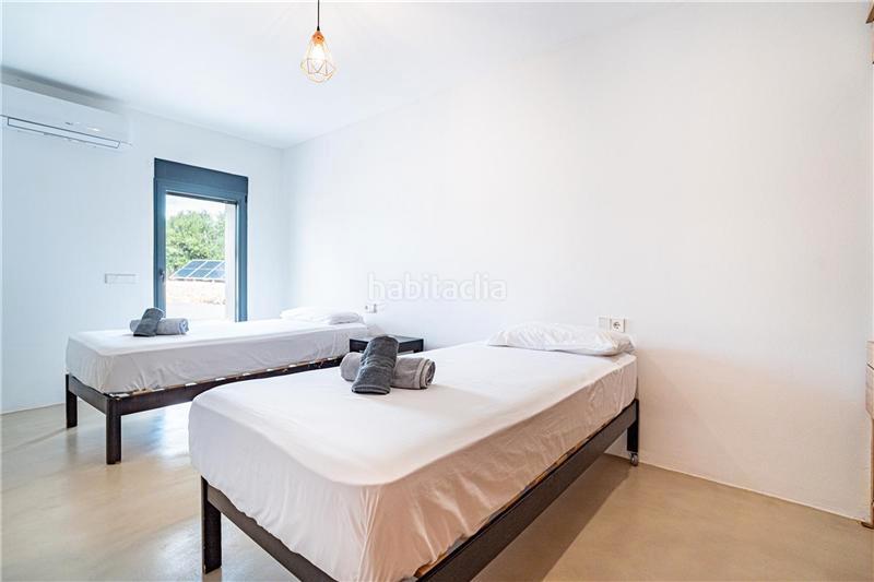 Foto b8c2297d-85c9-45b7-9056-2ccd9f90db36. Casale con camino riscaldamento parcheggio piscina in Campos