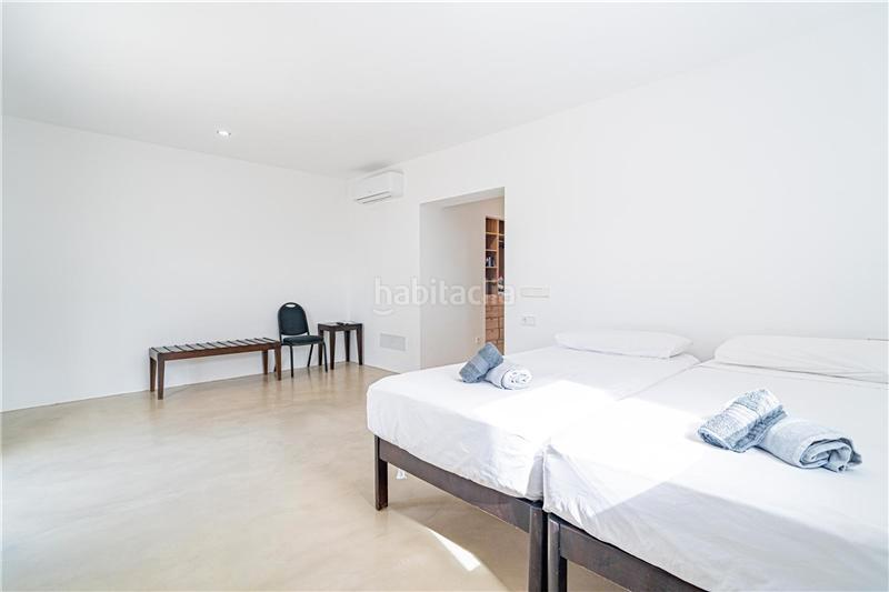 Foto dc22c6ca-2d80-4ccd-bbcb-7fa84898d34c. Casale con camino riscaldamento parcheggio piscina in Campos