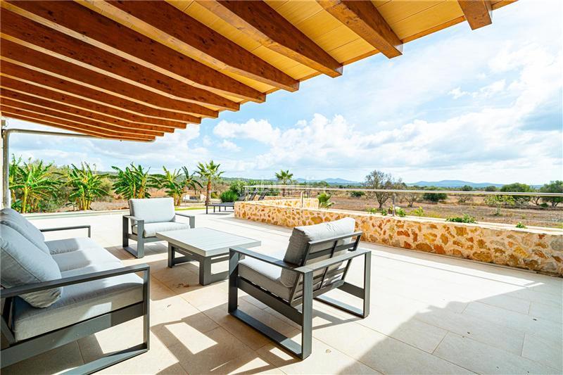 Foto e7cb8e9f-5697-4697-bb9d-fe8b6807425b. Casale con camino riscaldamento parcheggio piscina in Campos