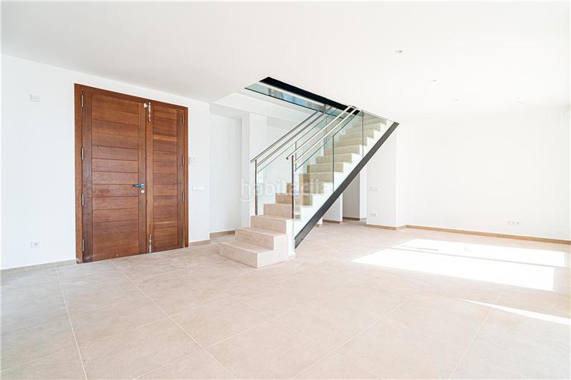 Foto cecd2e6d-031d-496f-bb96-420f5c4ea363. Alquiler chalet alquiler. chalet en construcción en primera línea del mar en Llucmajor