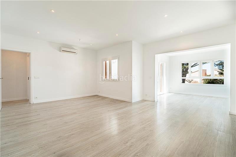 Foto 553b2b26-758c-47e4-b8ba-b36a2f17db9e. Lloguer xalet amb xemeneia aparcament piscina a Badia Blava-Badia Gran-Tolleric Llucmajor