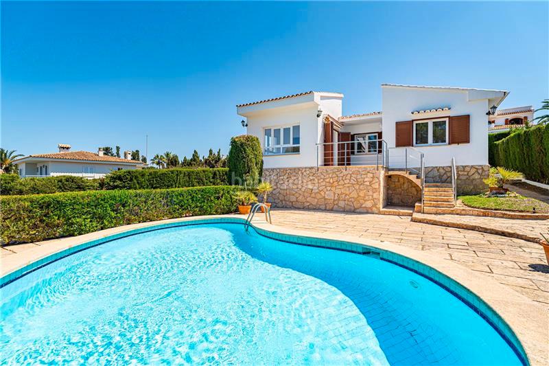 Foto 62d317f5-4d3e-4e45-885f-dc873a699d32. Lloguer xalet amb xemeneia aparcament piscina a Badia Blava-Badia Gran-Tolleric Llucmajor