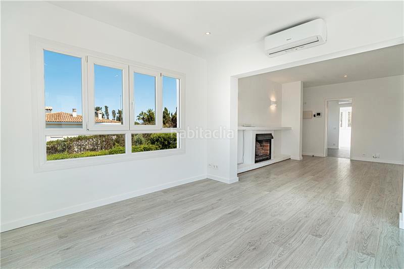 Foto 94582fe1-cf41-43fc-840c-a665ab23e23c. Lloguer xalet amb xemeneia aparcament piscina a Badia Blava-Badia Gran-Tolleric Llucmajor