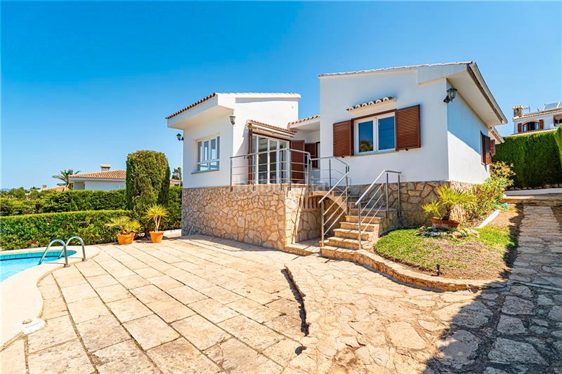 Foto d22ab09e-c82a-4e2c-8b33-b0dec9743cd5. Lloguer xalet amb xemeneia aparcament piscina a Badia Blava-Badia Gran-Tolleric Llucmajor