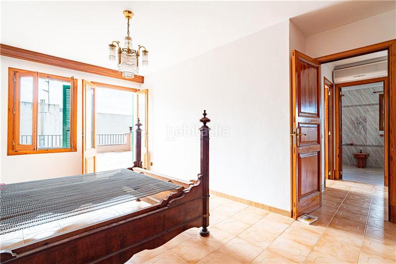 Foto 630a49d8-7eea-489f-8e95-97766866e504. Xalet amb xemeneia aparcament piscina a Establiments Palma de Mallorca