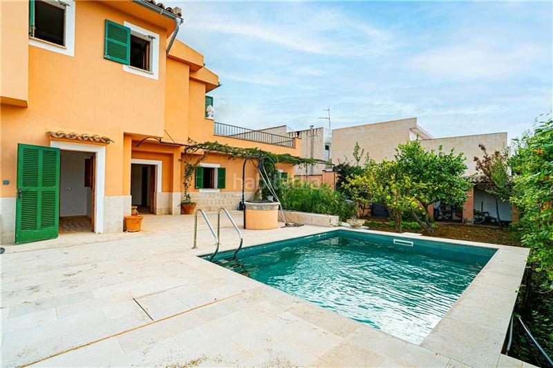 Foto 6441e39e-b7d4-452a-ae59-b7700a8c4561. Xalet amb xemeneia aparcament piscina a Establiments Palma de Mallorca