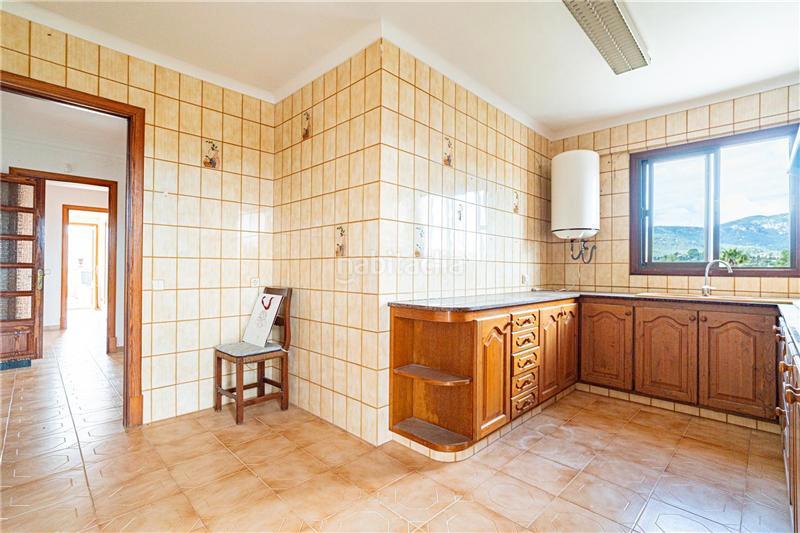 Foto edf9b003-e954-4da8-ab07-23d99765e1bf. Xalet amb xemeneia aparcament piscina a Establiments Palma de Mallorca