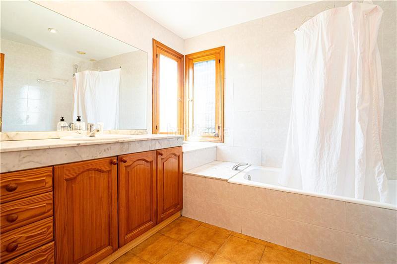 Foto 618ddfd4-0522-42ff-bd54-d6285d5840d1. Chalet con camino parcheggio in Sa Cabaneta Marratxí