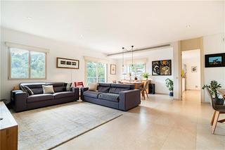 Pis a La Bonanova. Piso con terrazas y vistas parciales al mar en residencial con p