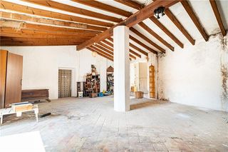 Casa in Costitx. Casa con carácter a reformar en el centro de costitx