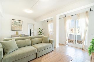 Ático en Santa Catalina. Ático con terraza en planta y vistas despejadas.