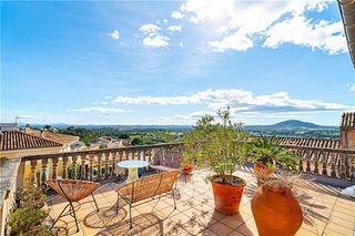 Chalet in Campanet. Casa con piscina y jardín en solar de 442m2 aprox. con vistas pa