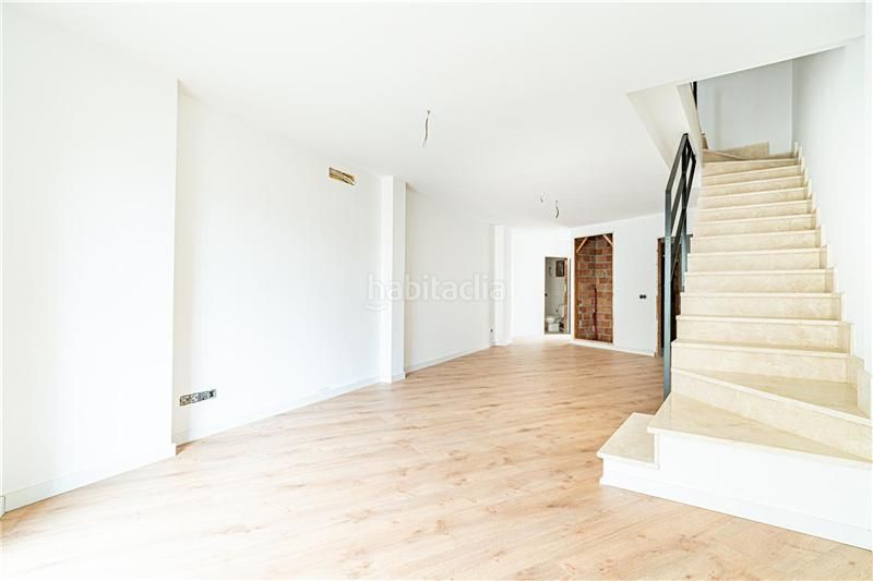 Foto bfa48722-b239-40fc-8e3a-13652dfba4e8. Casa adossada amb aparcament a Selva