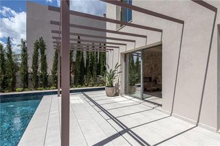 Chalet in Colònia de Sant Pere. Chalet unifamiliar de diseño con piscina,