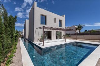 Xalet a Colònia de Sant Pere. Chalet unifamiliar de diseño con piscina,