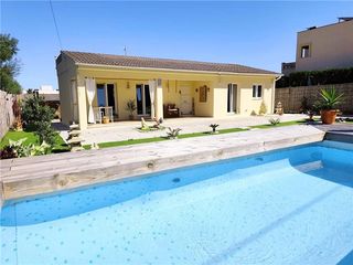 Casa adossada a Badia Blava-Badia Gran-Tolleric. Chalet independiente en una sola planta solar de 598m2 aprox.,