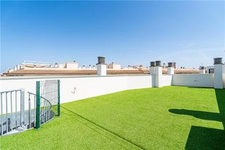 Casa adosada en Colònia Sant Jordi. A estrenar. adosado con terrazas junto al mar,