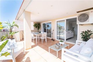 Ático en Marquès de Fontsanta. Palma. zona aragón. ático con terraza en planta y vistas panorám