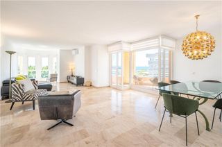 Pis a La Llotja-Born. Piso de 248m2 aprox. con vistas al mar y a la catedral,