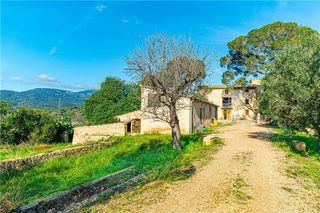 Xalet a Establiments. Casa señorial mallorquina en solar de 85.000m2 aprox.,