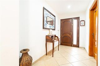 Chalet en Vilafranca de Bonany. Casa mallorquina reformada con terrazas y solárium,