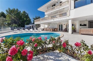 Rent Chalet in Son Vida. Alquiler. chalet unifamiliar de diseño en solar de 1.200m2 aprox