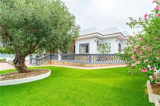 Chalet in Sa Torre. Chalet unifamiliar con piscina en solar de 1.100m2 aprox.,
