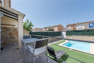Semi detached house in Sa Torre. Chalet adosado con terrazas,