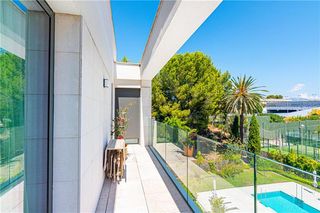 Ático en Son Dureta. Ático seminuevo en complejo residencial con piscina en zona cole