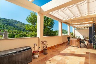 Appartement à Portals Nous. Piso con terraza en residencial con piscina y vistas despejadas,