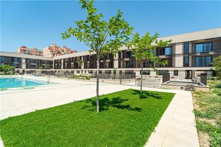 Planta baixa a Polígon de Llevant. A estrenar. planta baja con terraza y piscina en palma