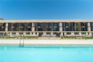 Planta baixa a Polígon de Llevant. A estrenar. planta baja con terraza en residencial con piscina e