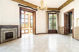 Pis a Arxiduc. Vivienda catalogada de 1920 junto a plaza españa