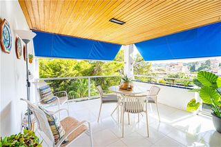 Location Appartement à Sant Agustí. Piso en complejo residencial con piscina comunitaria,