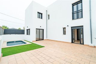 Casa adossada a Los Almendros-Son Rapinya. Adosado con jardín y piscina privados en zona colegios en solar