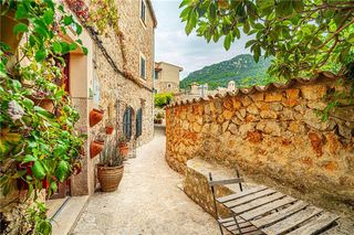 Chalet à Valldemosa. Casa mallorquina de piedra en valldemossa,