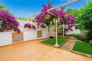 Casa adossada a Son Serra-Sa Vileta. Chalet adosado con jardín en zona colegios,