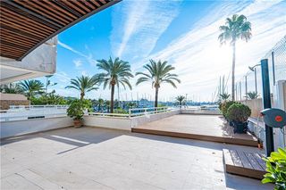 Location Appartement à Son Armadams. Piso de 190m2 con vistas al mar en paseo marítimo