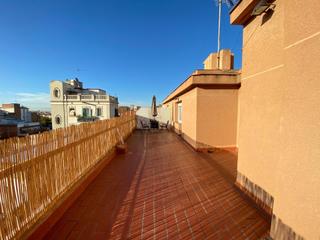 Location Attique à Vila de Gràcia. Duplex amueblado con terraza de 30 metros en el barrio de gracia