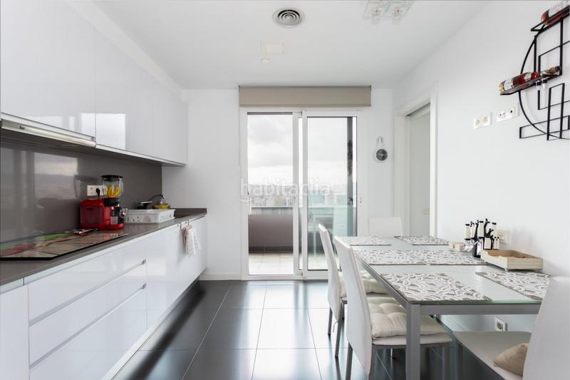 Foto 93ab3691-4fd7-42e5-8b07-76ee8ea12c57. Alquiler piso espectacular piso amueblado con terraza, pk y zona comunitaria en poble nou. en Barcelona