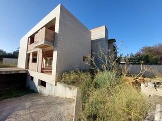 Casa aparellada a Pobla de Claramunt (La). Casa para acabar en venta en el xaró