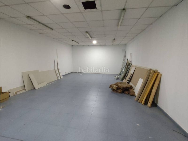 Foto 3aac9e5a-4f19-408e-b2d0-5db5fecdd926. Lloguer local comercial a Centre Igualada