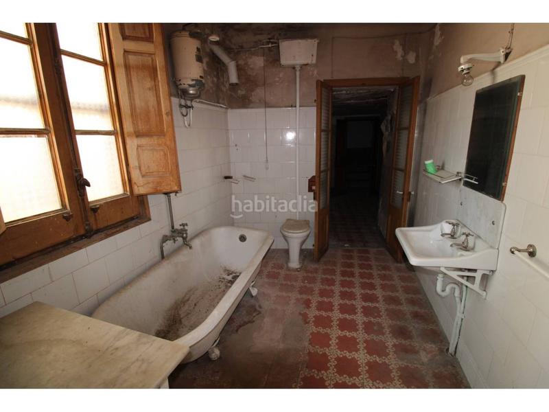Foto 3f8d5cfb-ac6b-4bff-9115-10f5dca2e686. Casa  nucli antic montbui con 455 m2 de jardí en Santa Margarida de Montbui