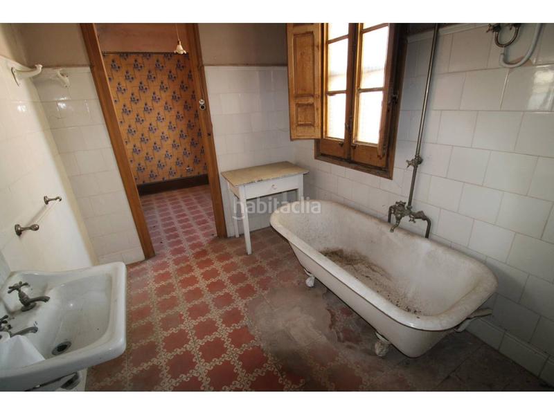 Foto ce9f38e6-e1d8-4c80-b817-11eca4ca2e2f. Casa  nucli antic montbui con 455 m2 de jardí en Santa Margarida de Montbui