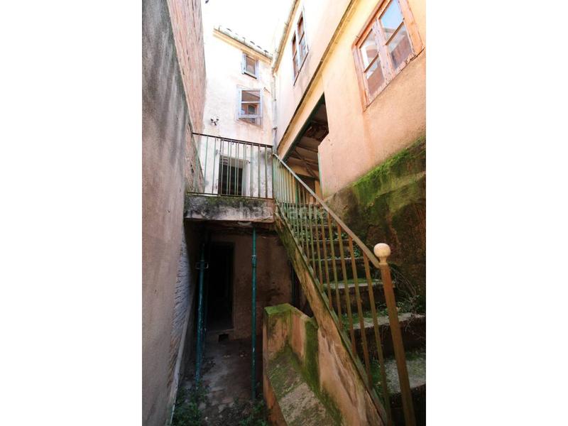 Foto e5d94cc0-fe0c-4dcd-b8a9-f05ded9b97cf. Casa  nucli antic montbui con 455 m2 de jardí en Santa Margarida de Montbui